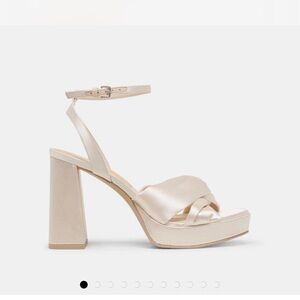 PARLO IVORY SATIN HEELS DOLCE VITA 7.5